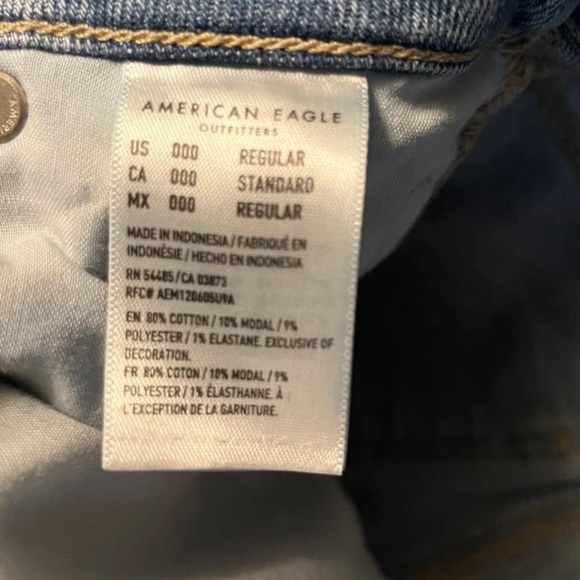 American Eagle Outfitters Mom Jeans - Picture 4 of 4